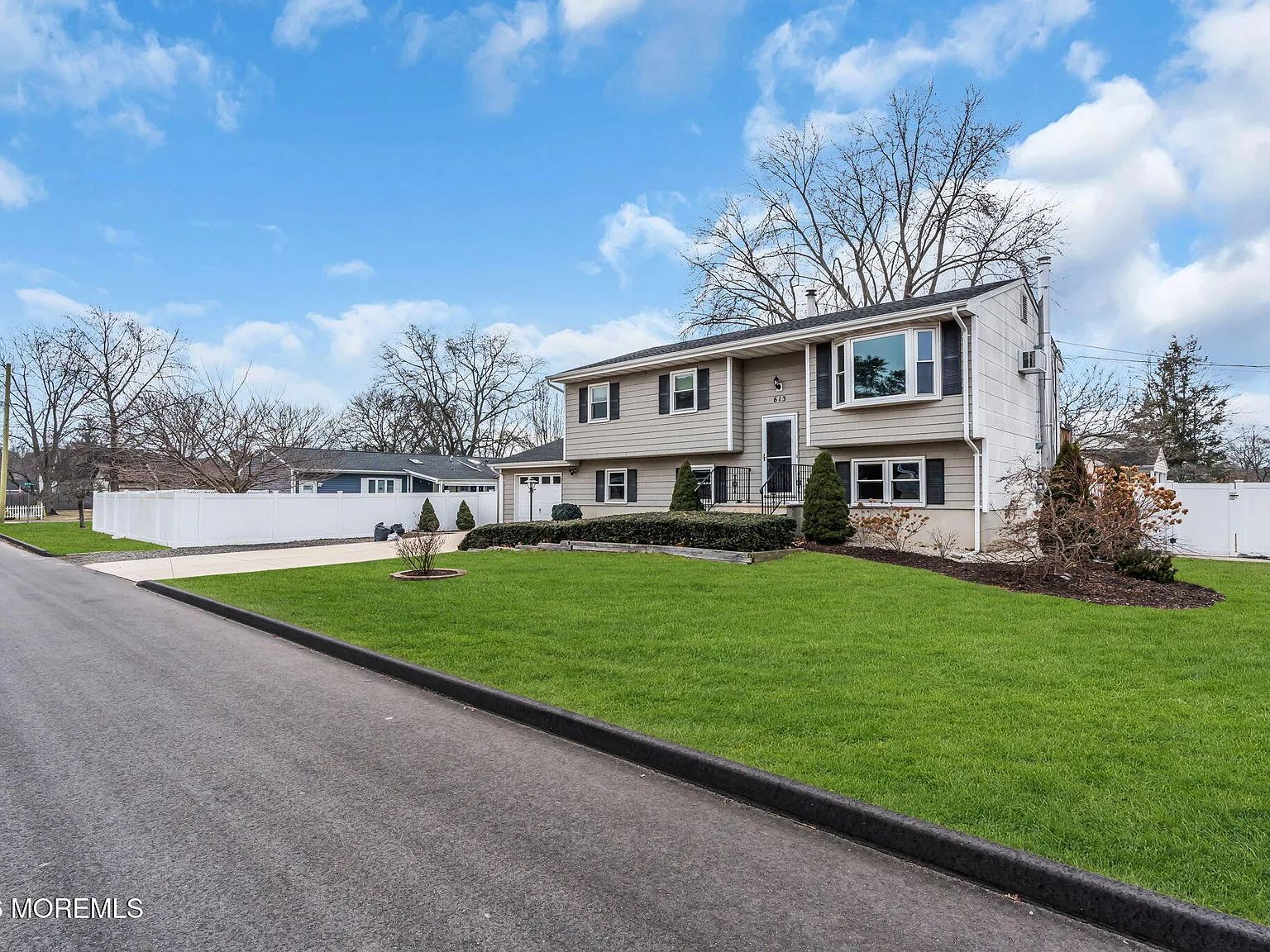 5 bed, 2136 sqft, $3,500 — Photo 4