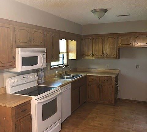 4th image of 103 Oak Dr