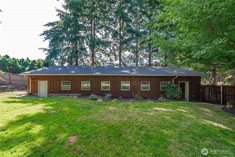 2nd image of 2213 Virginia Court