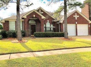 6814 Knoll Park Dr, Sugar Land, TX 77479