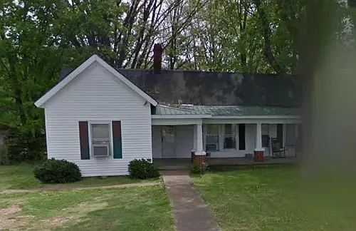 1903 Highland Ave — Photo 2