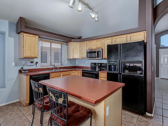 4th image of 710 W Oraibi Dr