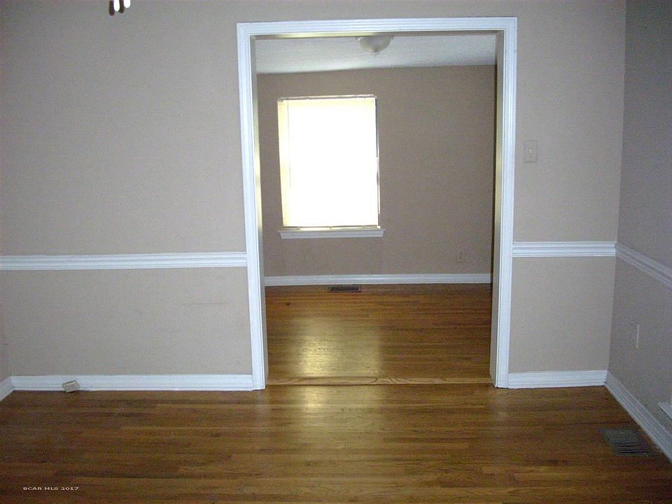 2nd image of 701 Magnolia Ave
