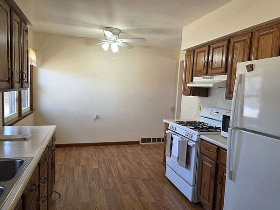 5th image of 45 Locust St