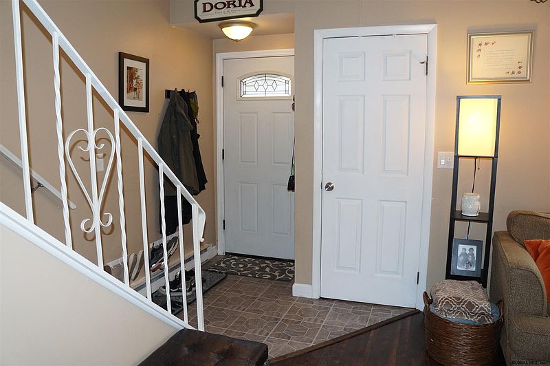 4th image of 29 ARROWWOOD Place