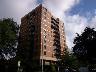 1300 University St APT 2G, Seattle, WA, 98101
