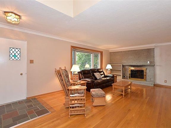 2nd image of 163 Woodland Dr