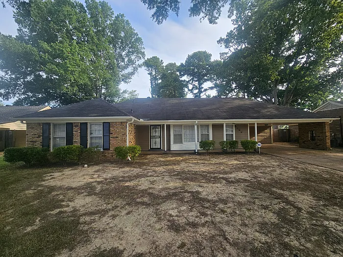 5566 Forsyth Dr