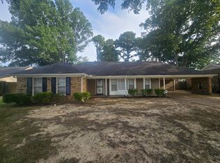 5566 Forsyth Dr, Memphis, TN 38115