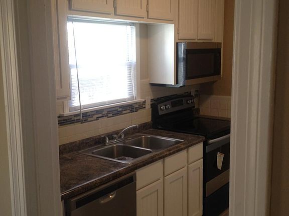 3rd image of 426 Harrison Ave
