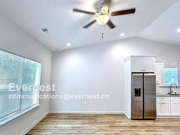 3rd image of 225 Howard St