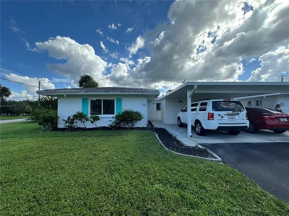 3824 Roxane Blvd #155, Sarasota, FL 34235