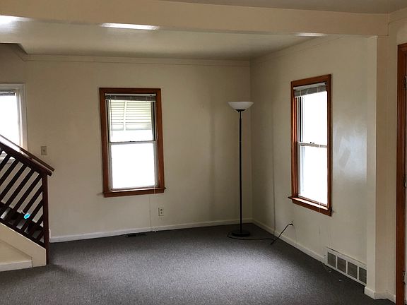 3rd image of 1549 Chestnut St
