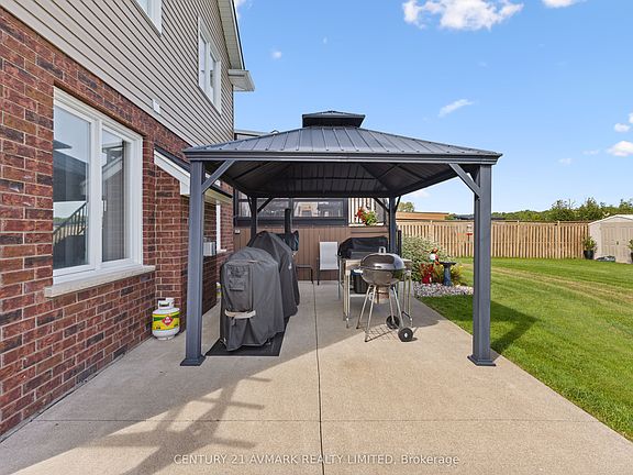 5th image of 541 Barrick Rd