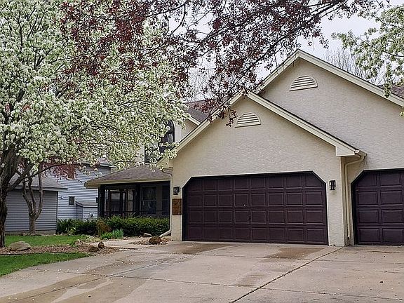 2nd image of 10156 Elm Creek Trl N