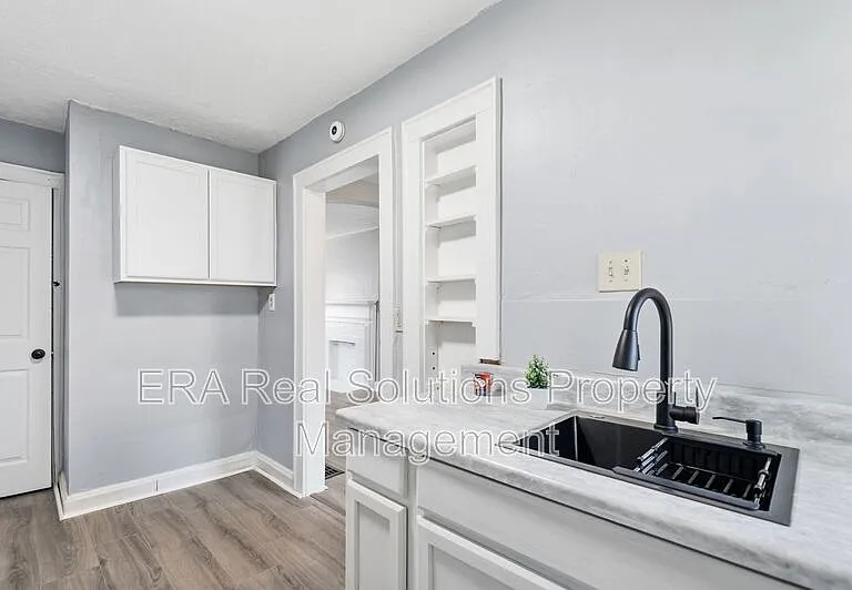 1575 E Cordell Ave — Photo 21