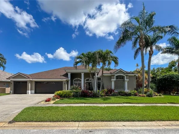 10675 Park Place Dr, Seminole, FL 33778