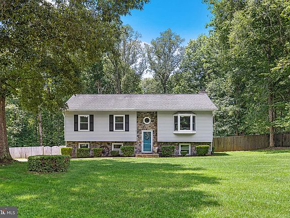 2nd image of 4 Palomino Ct