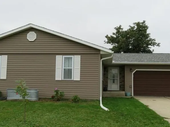 709 Glass St, Oakland, IA 51560