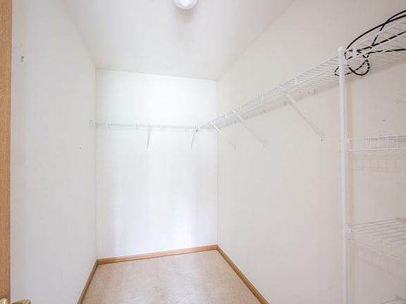 4th image of 1331 Silverstone Dr
