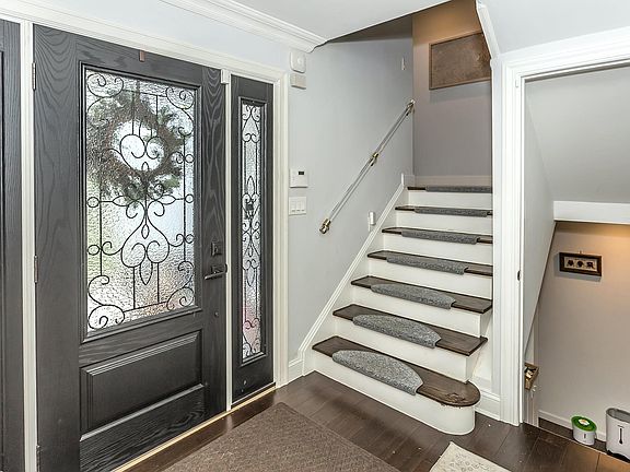 3rd image of 39 Wallace Dr