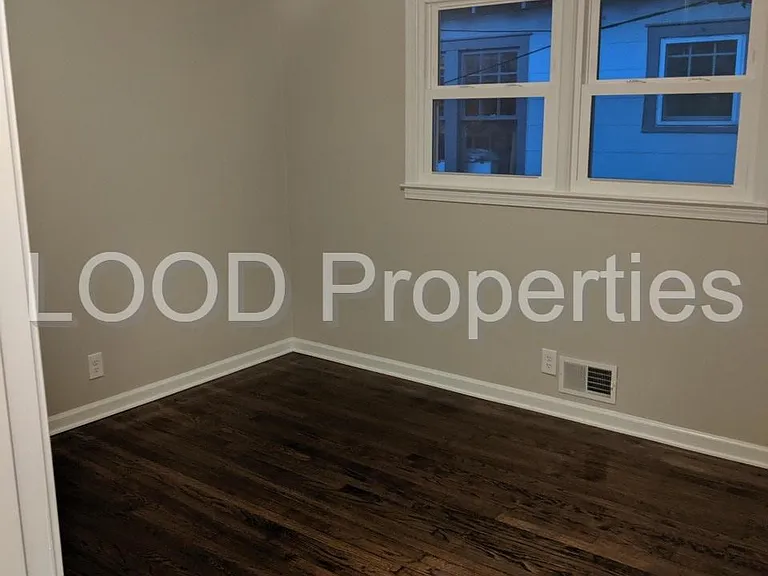 3424 Harding Ave — Photo 5
