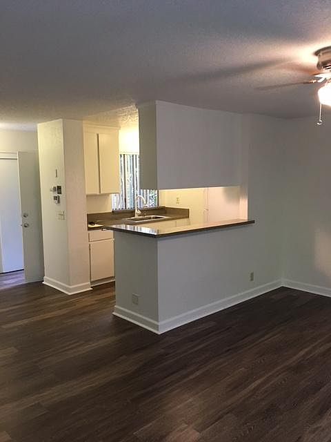 2nd image of 2452 Bucklebury Rd APT 7