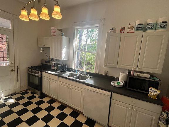 4th image of 2517 Park Ave