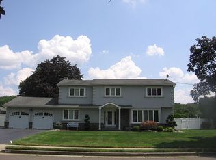 18 Quebec Rd, Marlboro, NJ 07746