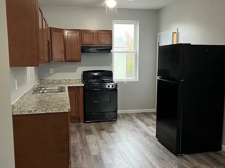 502 W Shelby St #D — Photo 12