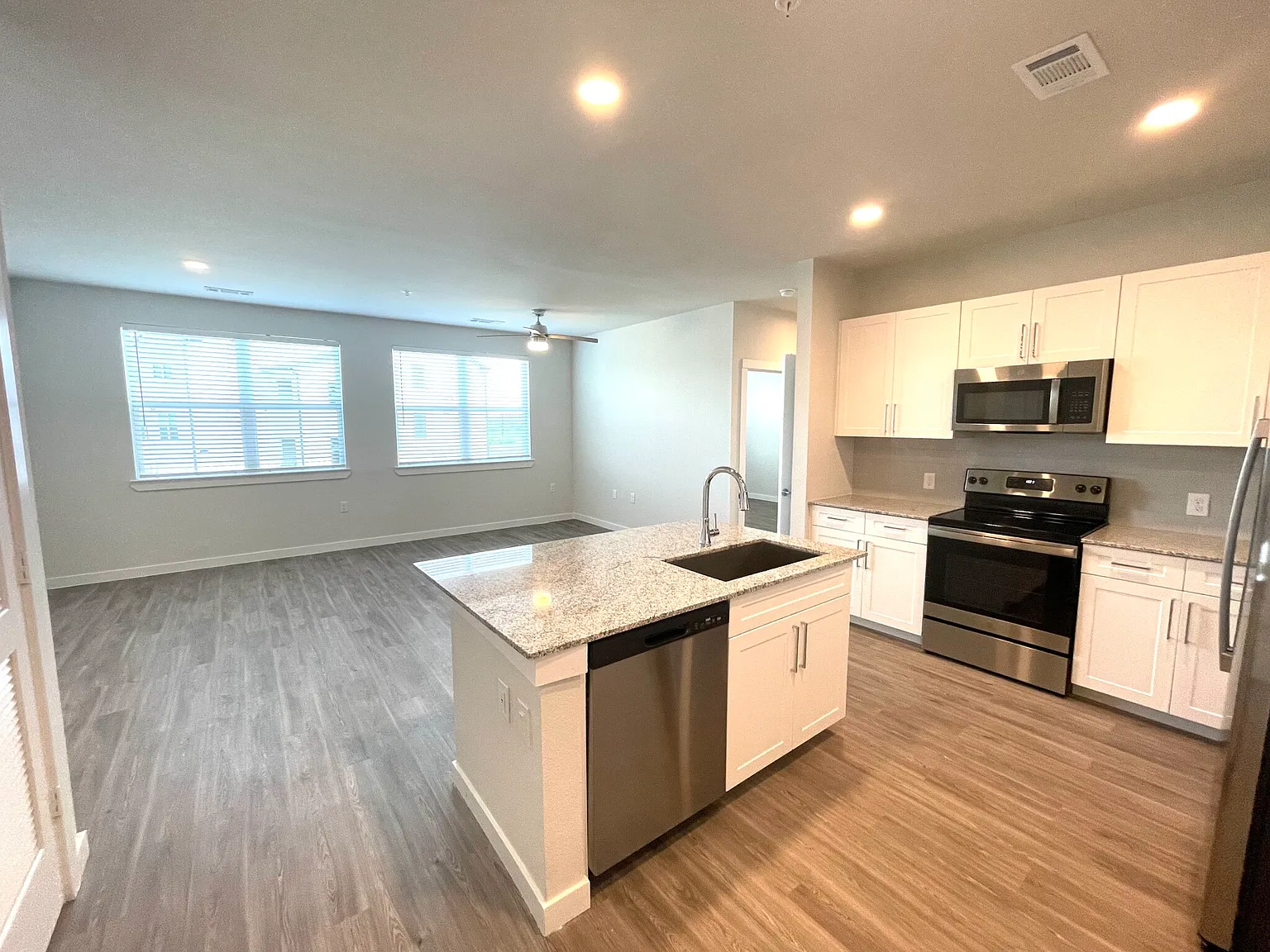 2 bed, 2.0 bath, 1150 sqft, $1,399 — Photo 4