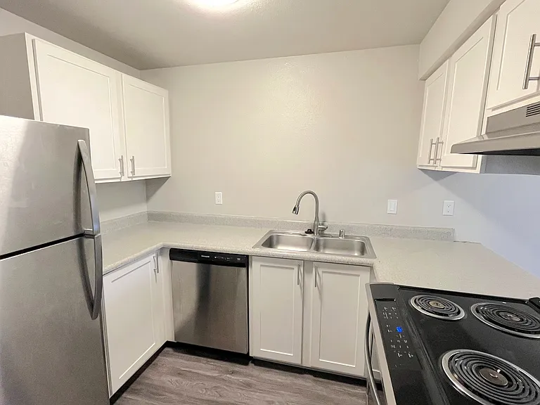 Northview Terrace — Photo 33