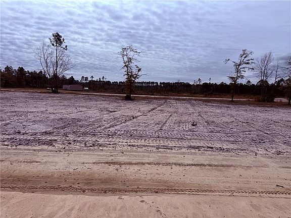 3rd image of 14 Wiregrass Ln
