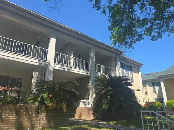 3600 Chateau Dr #C-204, Columbia, SC 29204