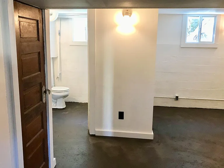 5637 N Interstate Ave — Photo 16