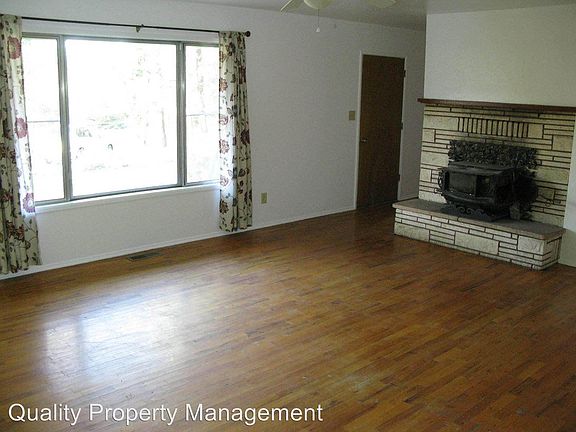2nd image of 110 Andesite Dr