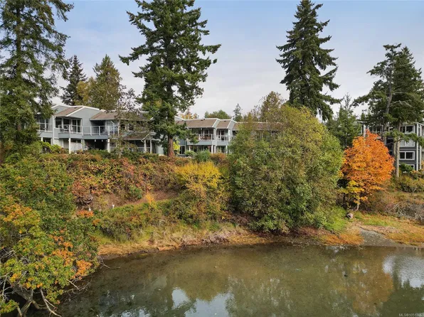 1600 Stroulger Rd #321, Nanaimo, BC V9P 9B7