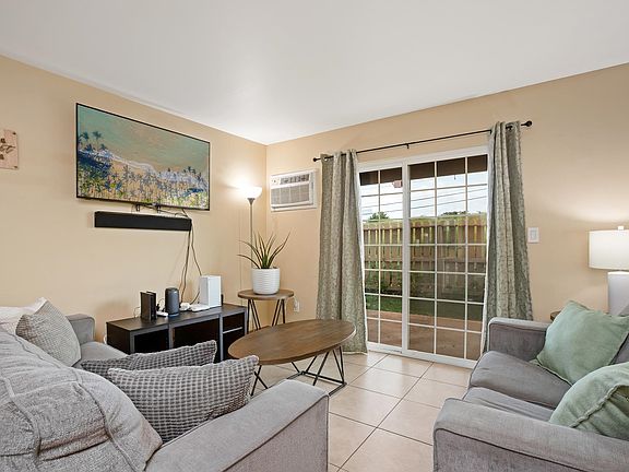 3rd image of 140 Uwapo Rd APT 4-102