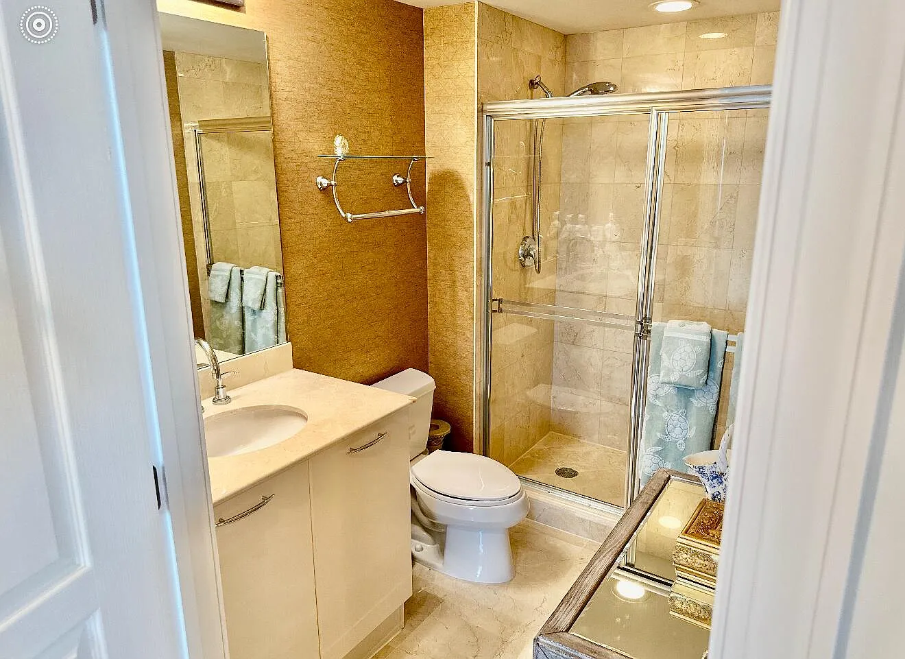 2 bed, 2.0 bath, 1297 sqft, $5,250 — Photo 4