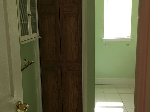 4th image of 217 Park Ave
