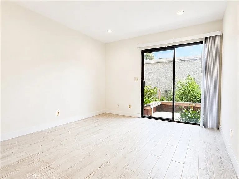 27943 Ridgebrook Ct — Photo 14