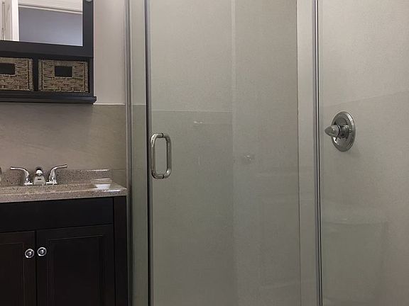 2nd image of 40 Niagara Ave #7