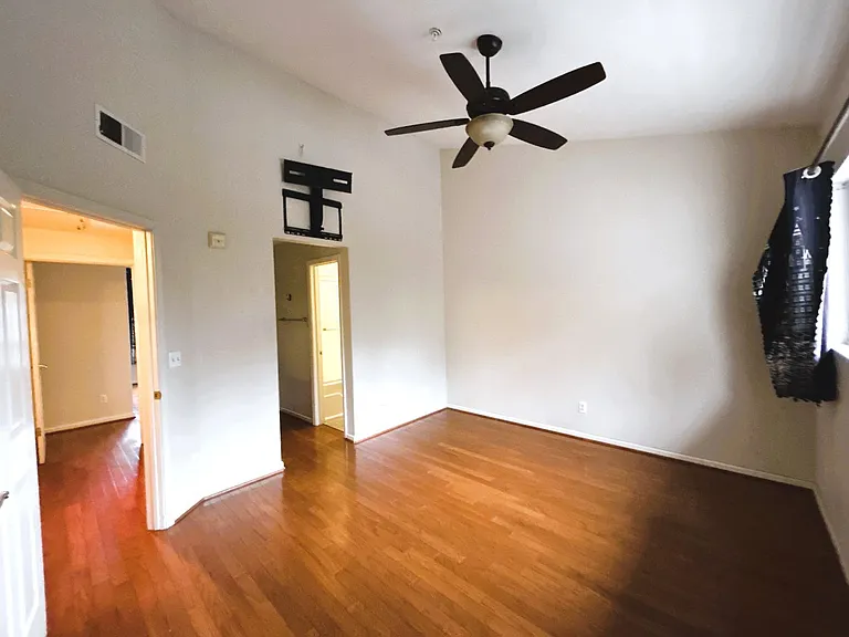 470 White Chapel Ave — Photo 7