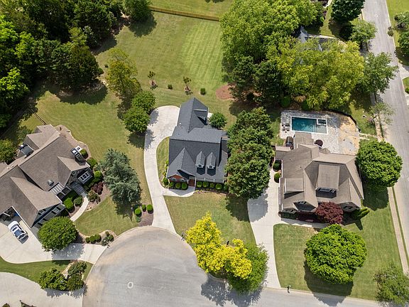 4th image of 4112 Finch Ln