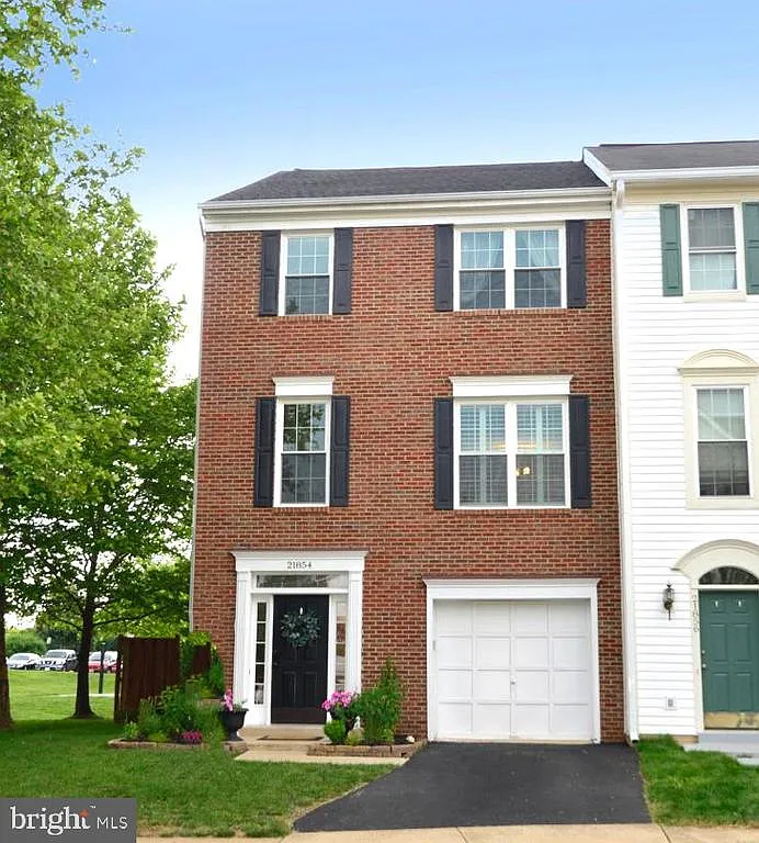 21854 Kings Crossing Ter photo 1