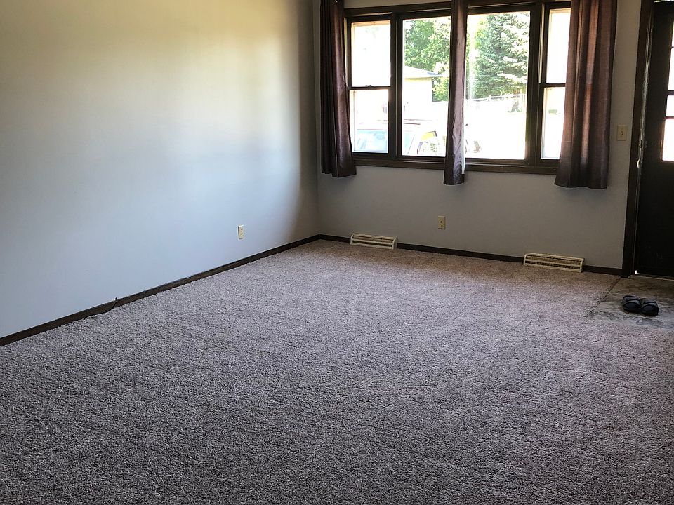 Living room-new carpet