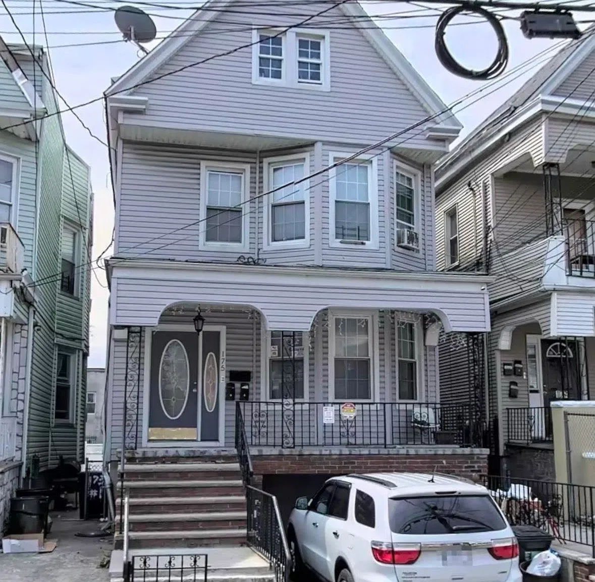 3 bed, 1.0 bath, $2,750 — Photo 1