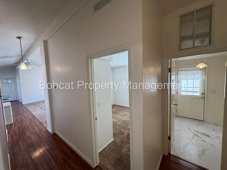 1129 Gambrel Dr — Photo 15