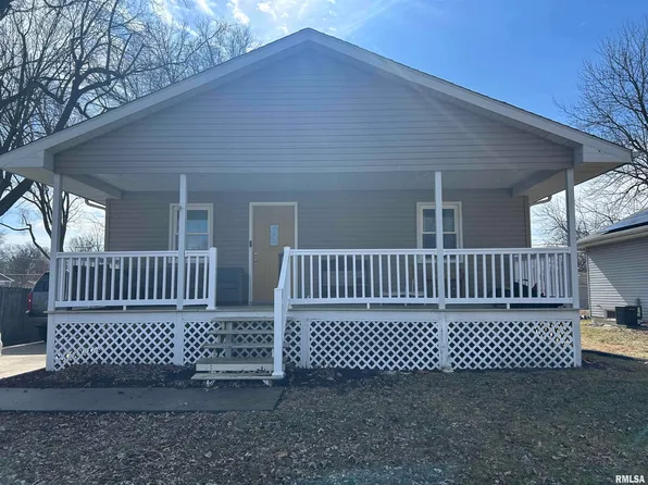 816 E Stevenson St, Taylorville, IL 62568