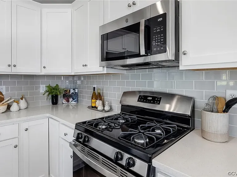 4111 Next Level Trce — Photo 3